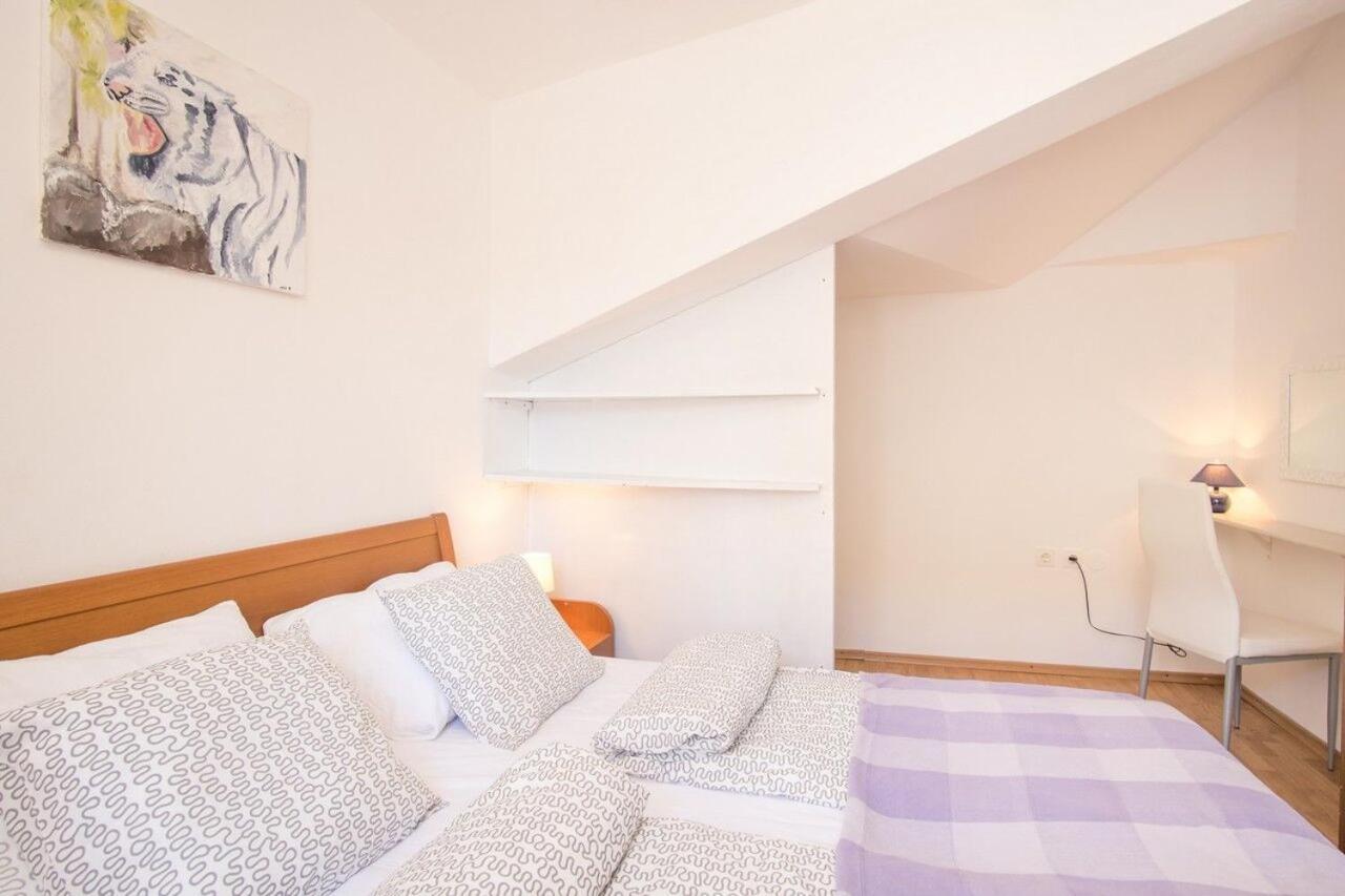 Apartment Polo Vrbnik Luaran gambar