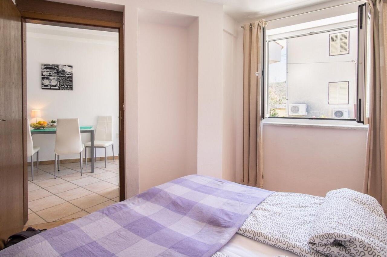 Apartment Polo Vrbnik Luaran gambar