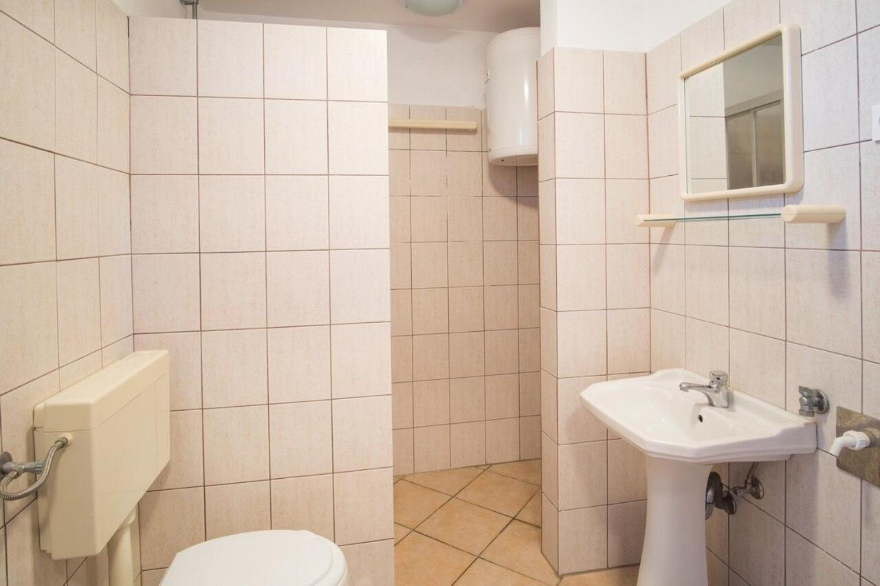 Apartment Polo Vrbnik Luaran gambar