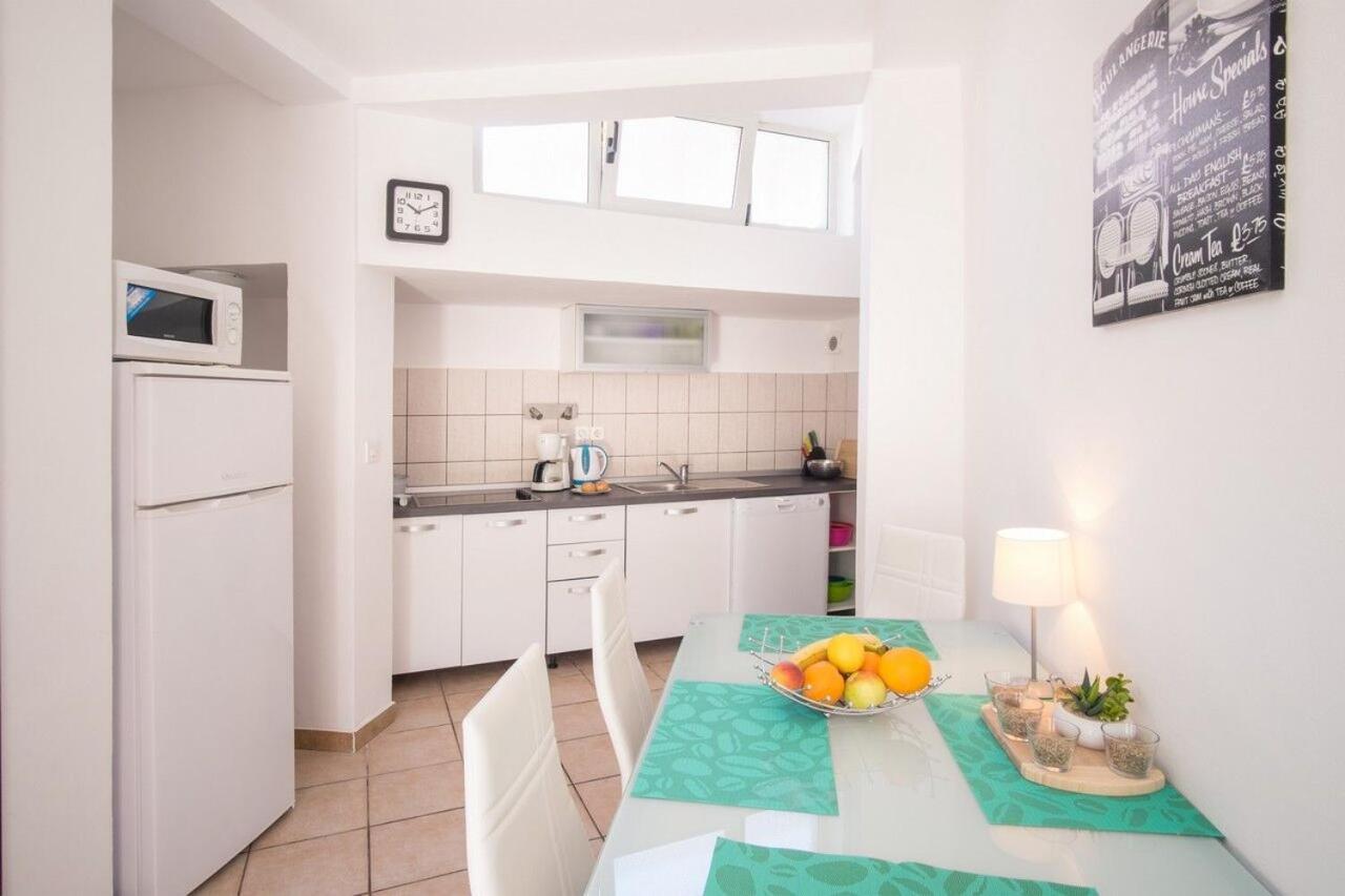 Apartment Polo Vrbnik Luaran gambar