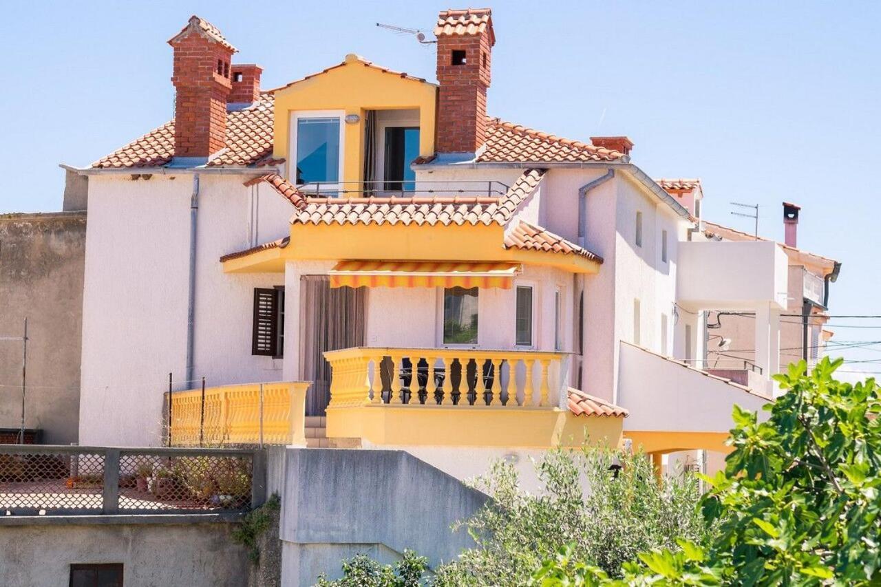 Apartment Polo Vrbnik Luaran gambar
