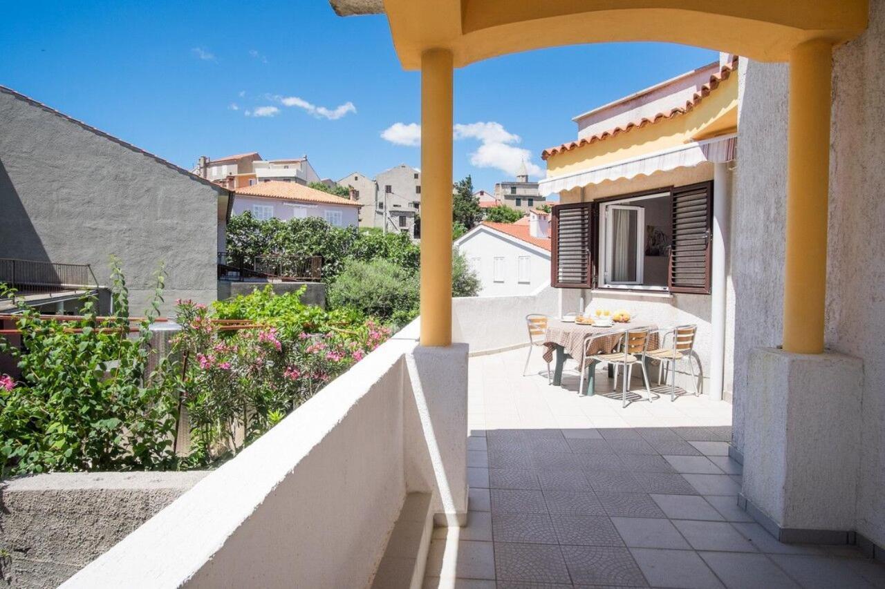 Apartment Polo Vrbnik Luaran gambar